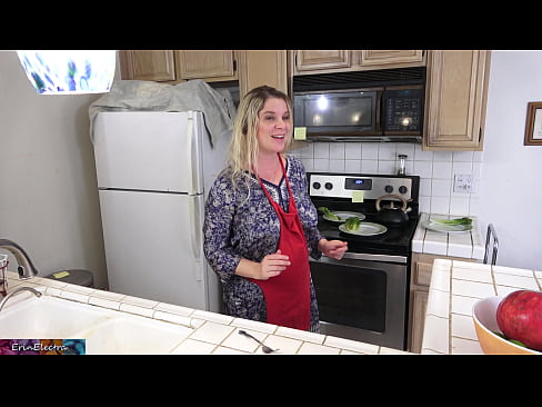 ❤️ Stepmom u munghje in cucina prima di a so data ❤️ Video cazzo à co.killvs.top ️❤