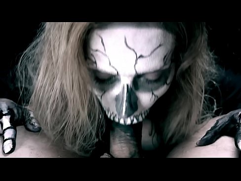 ❤️ Ragazza demonia chì succhia u cazzo cù a so bocca nera è ingoia cum. ❤️ Video cazzo à co.killvs.top ️❤